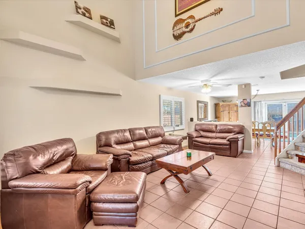 $4,300 | 1449 Banyan Circle, Pompano Beach, FL 33069