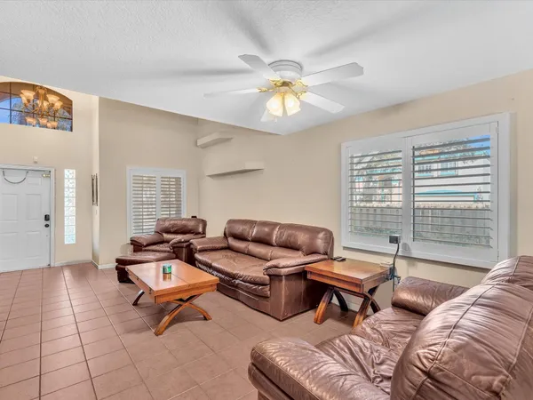 $4,300 | 1449 Banyan Circle, Pompano Beach, FL 33069