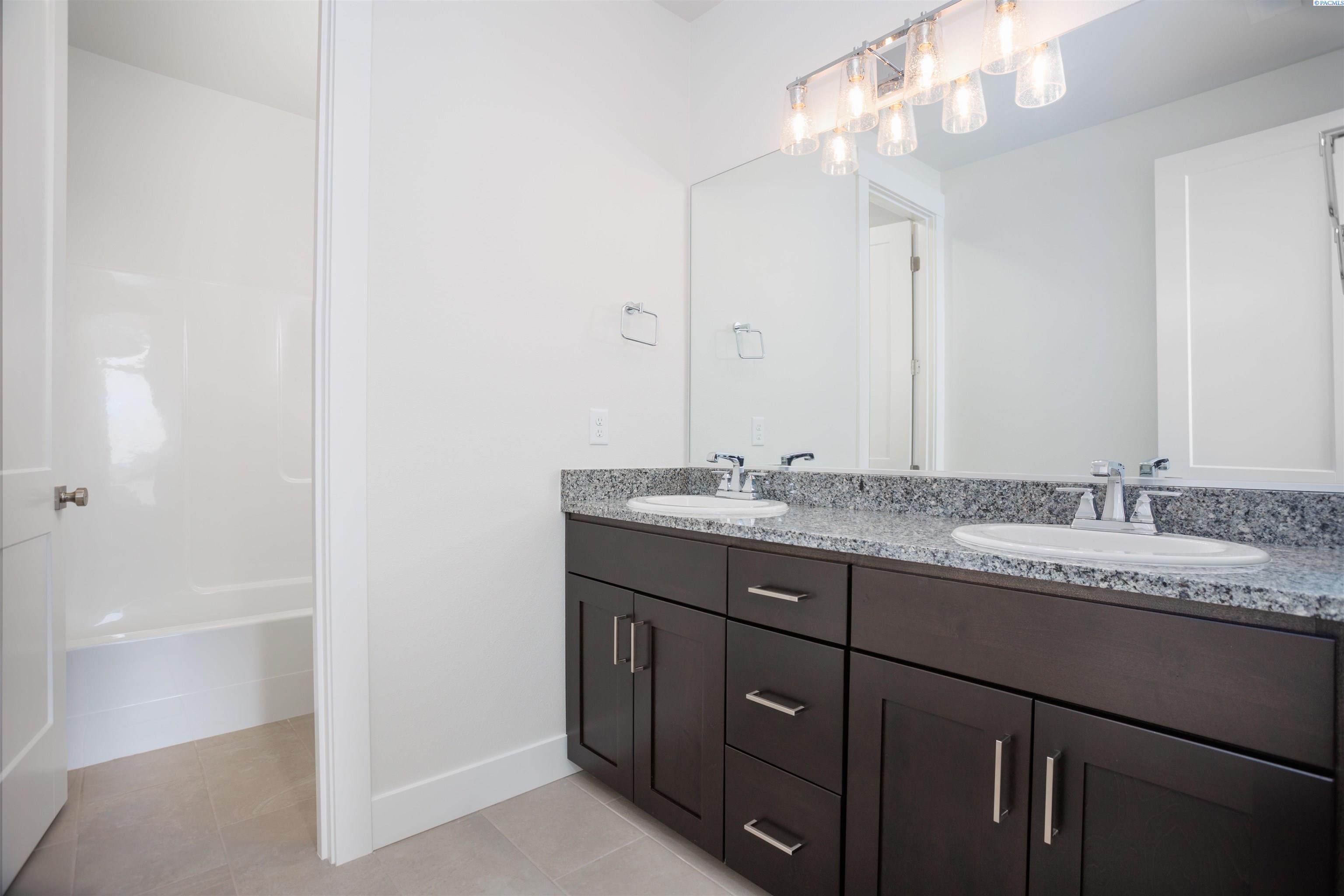 4865 South Reed Street Kennewick, WA 99337 - Photo 8 of 42 Gallery Image 8