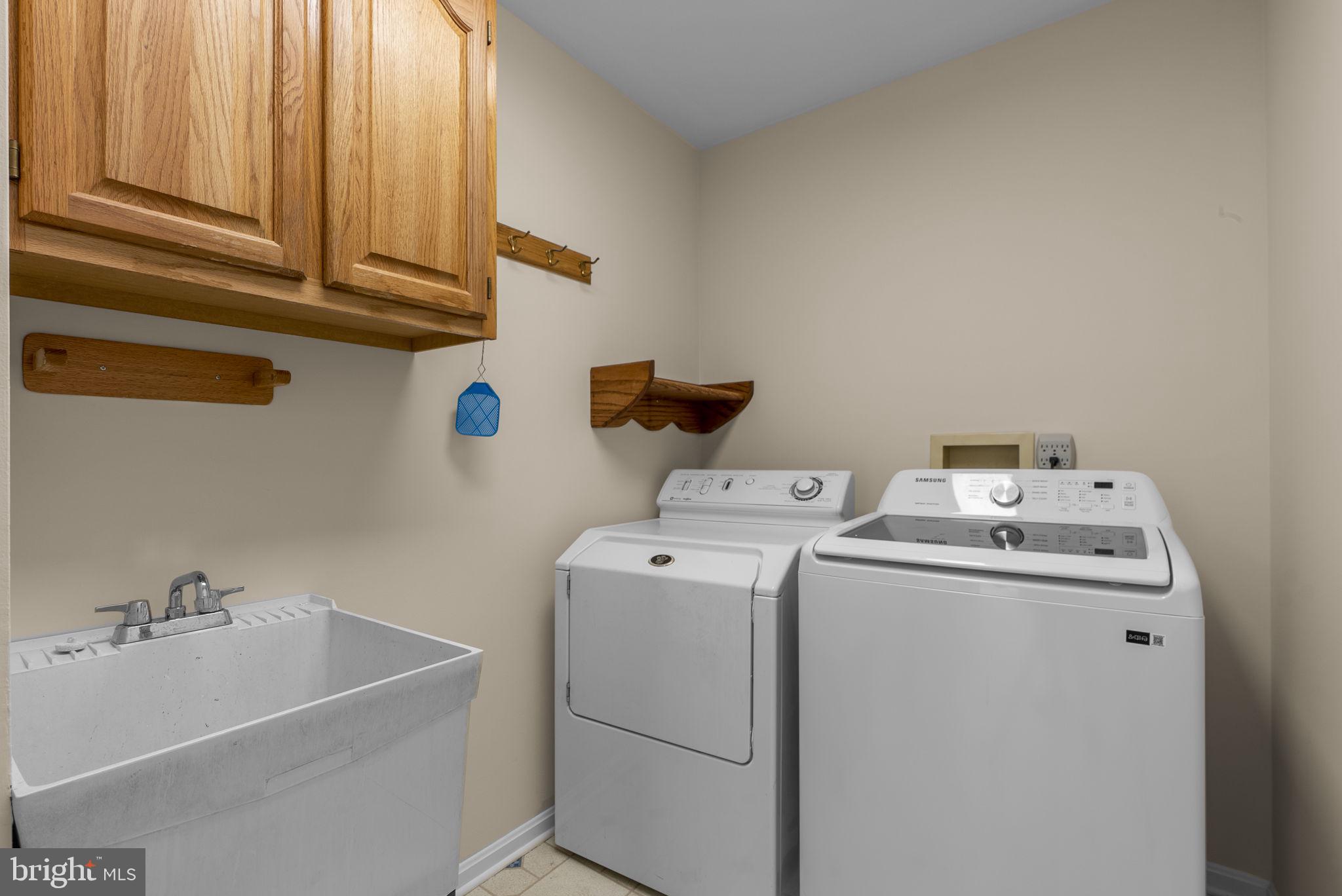 17513 Country View Way Mount Airy, MD 21771 - Photo 26 of 59 a utility room with dryer and washer