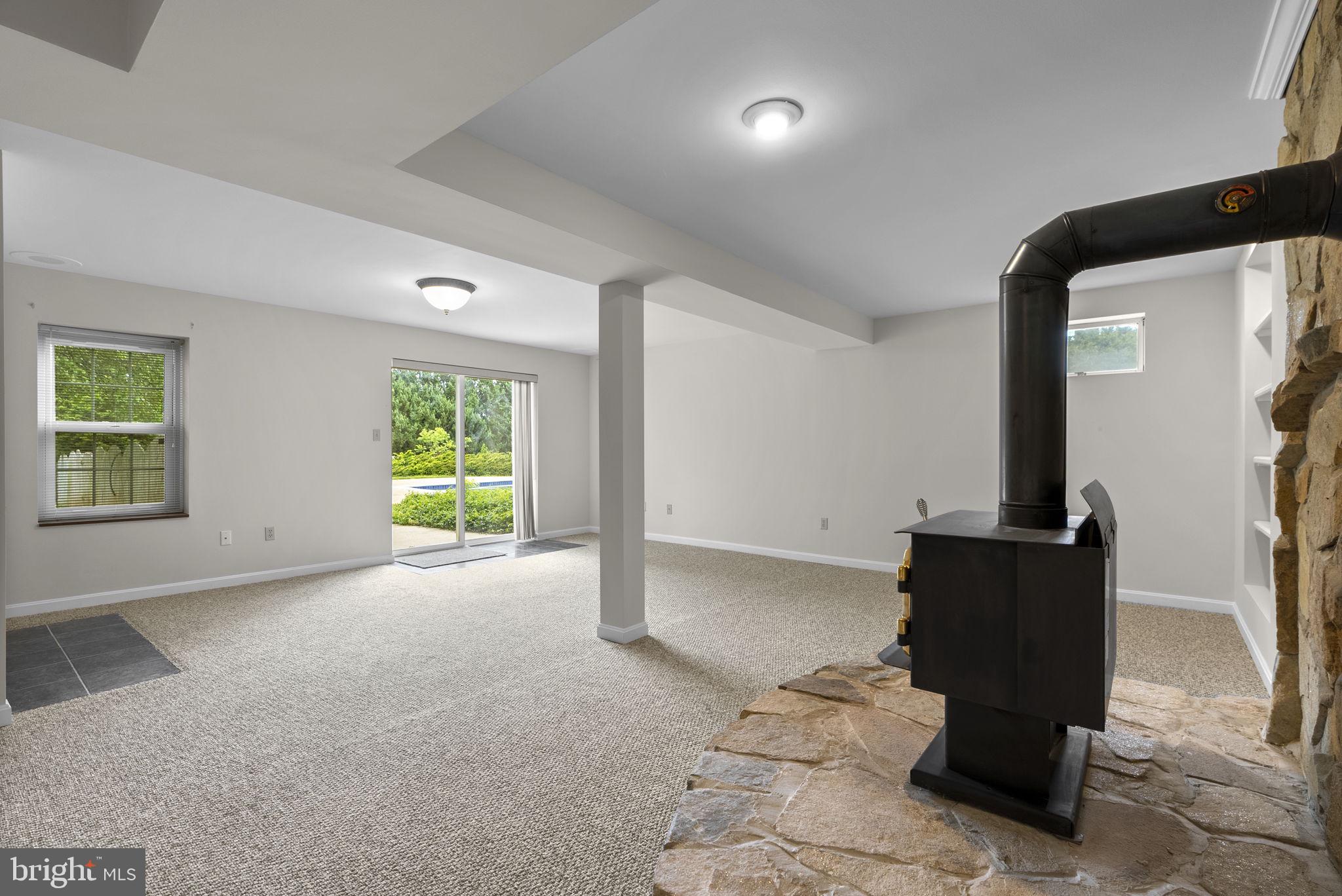 17513 Country View Way Mount Airy, MD 21771 - Photo 40 of 59 an empty room with a window