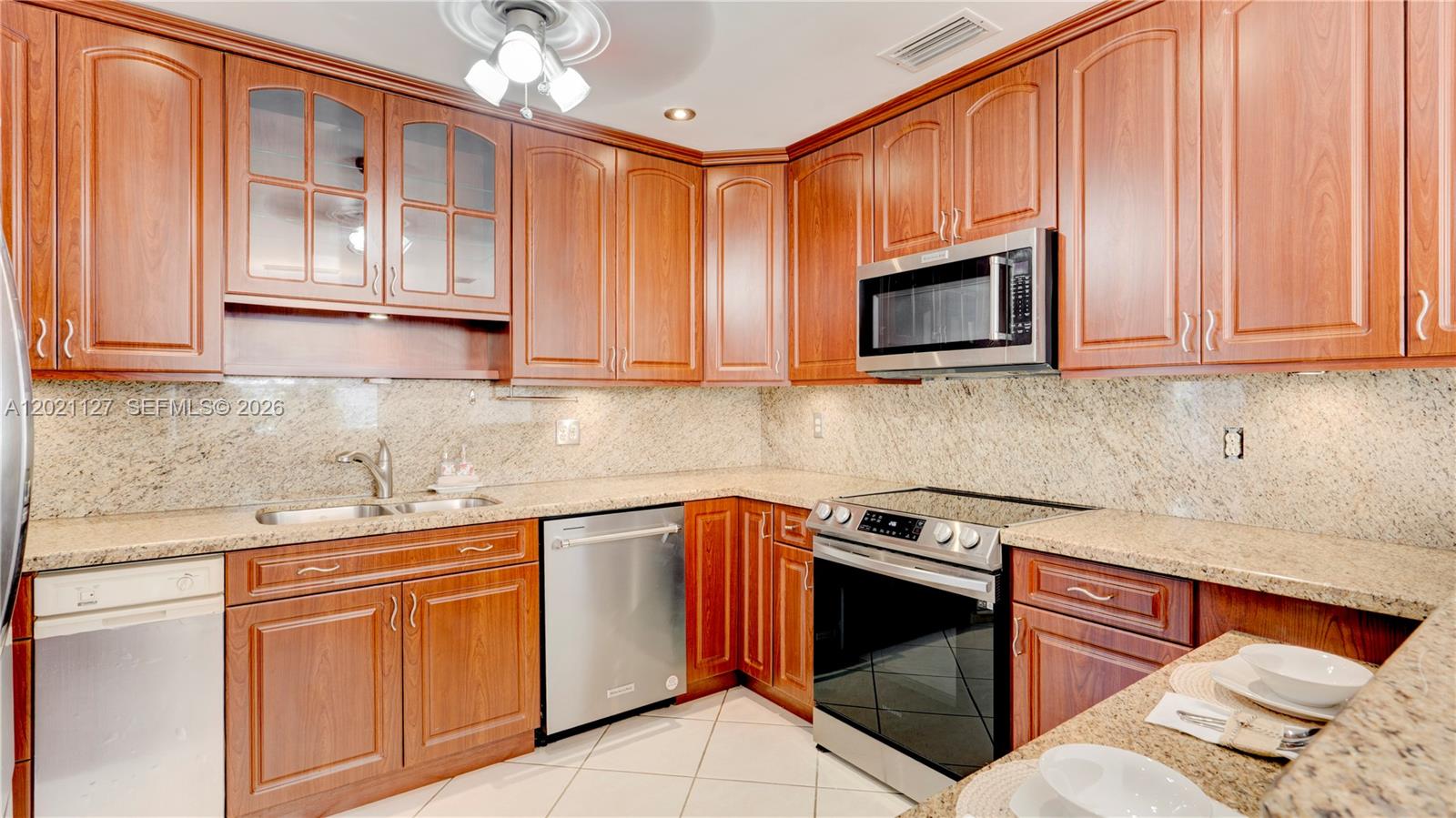 3611 Southwest 23rd Street Miami, FL 33145 - Photo 12 of 56 3613
