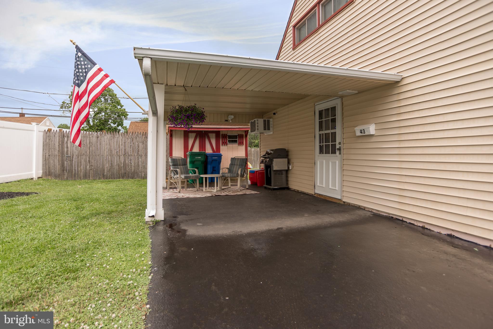 43 Winding Road Levittown, PA 19057 - Photo 4 of 36 Gallery Image 4