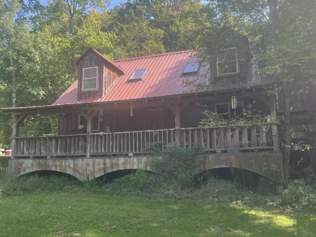 929 Robin Hill Road Russell, PA 16345 - Photo 1 of 23 Gallery Image 1