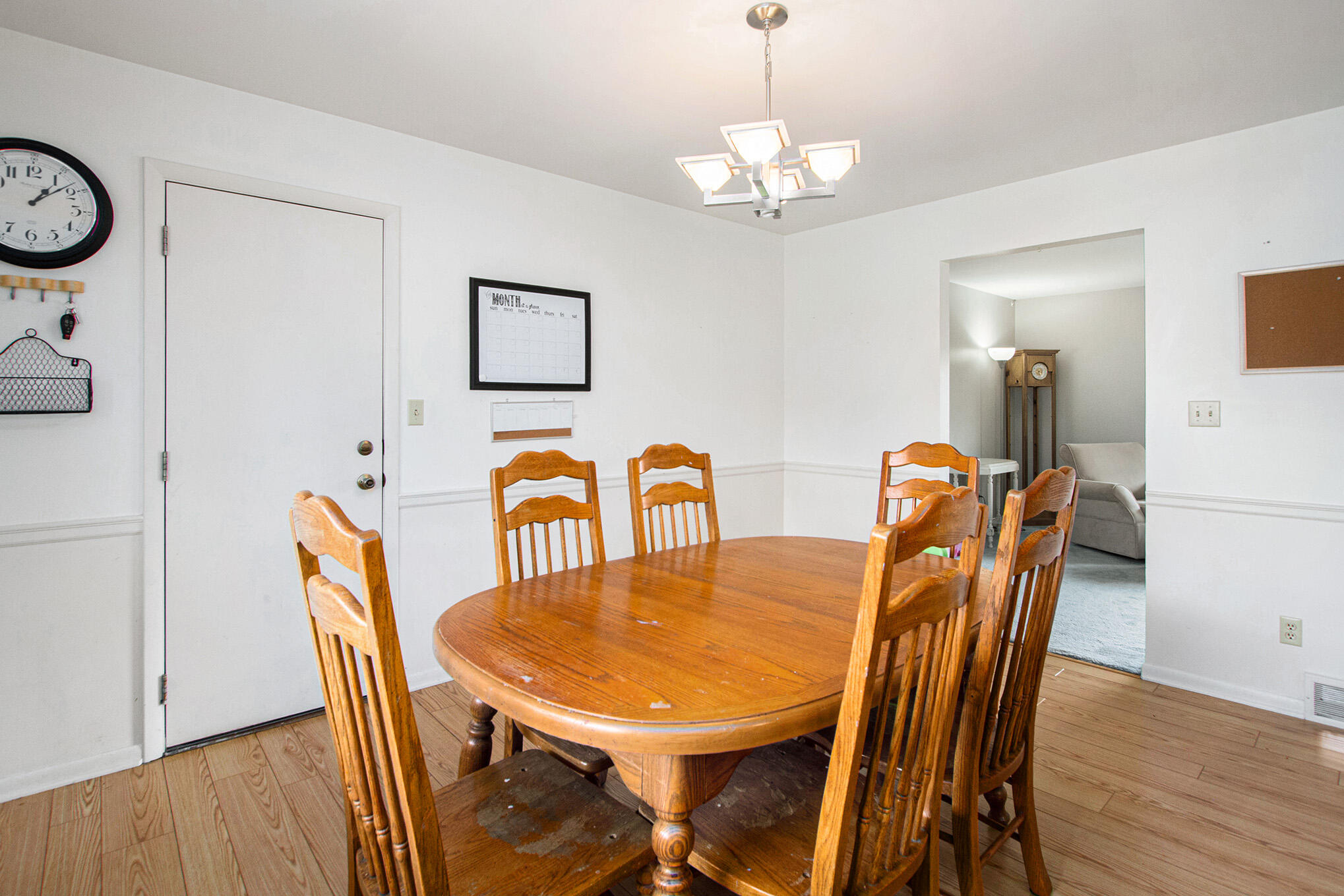 2463 Glengarry Road Jackson, MI 49203 - Photo 11 of 37 dining