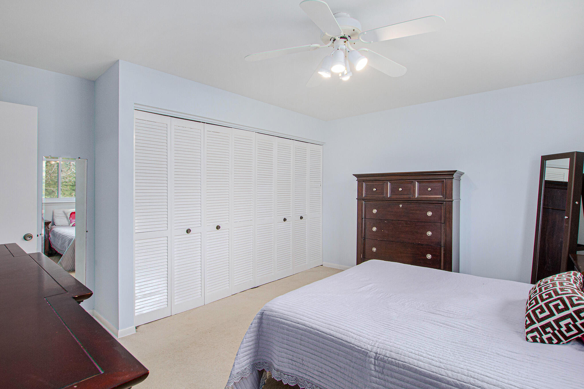 2463 Glengarry Road Jackson, MI 49203 - Photo 19 of 37 master bedroom closets