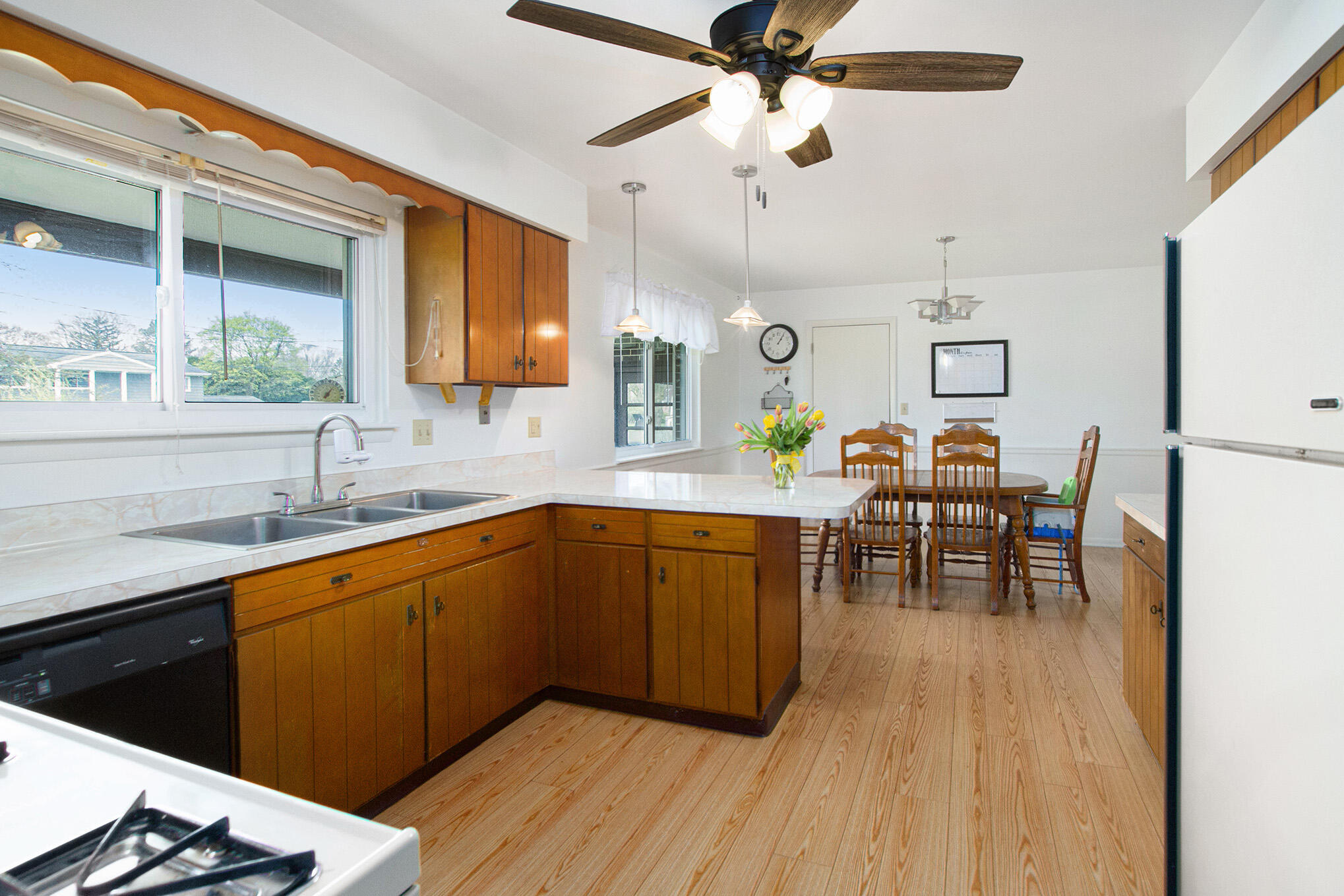 2463 Glengarry Road Jackson, MI 49203 - Photo 6 of 37 Kitchen to garage