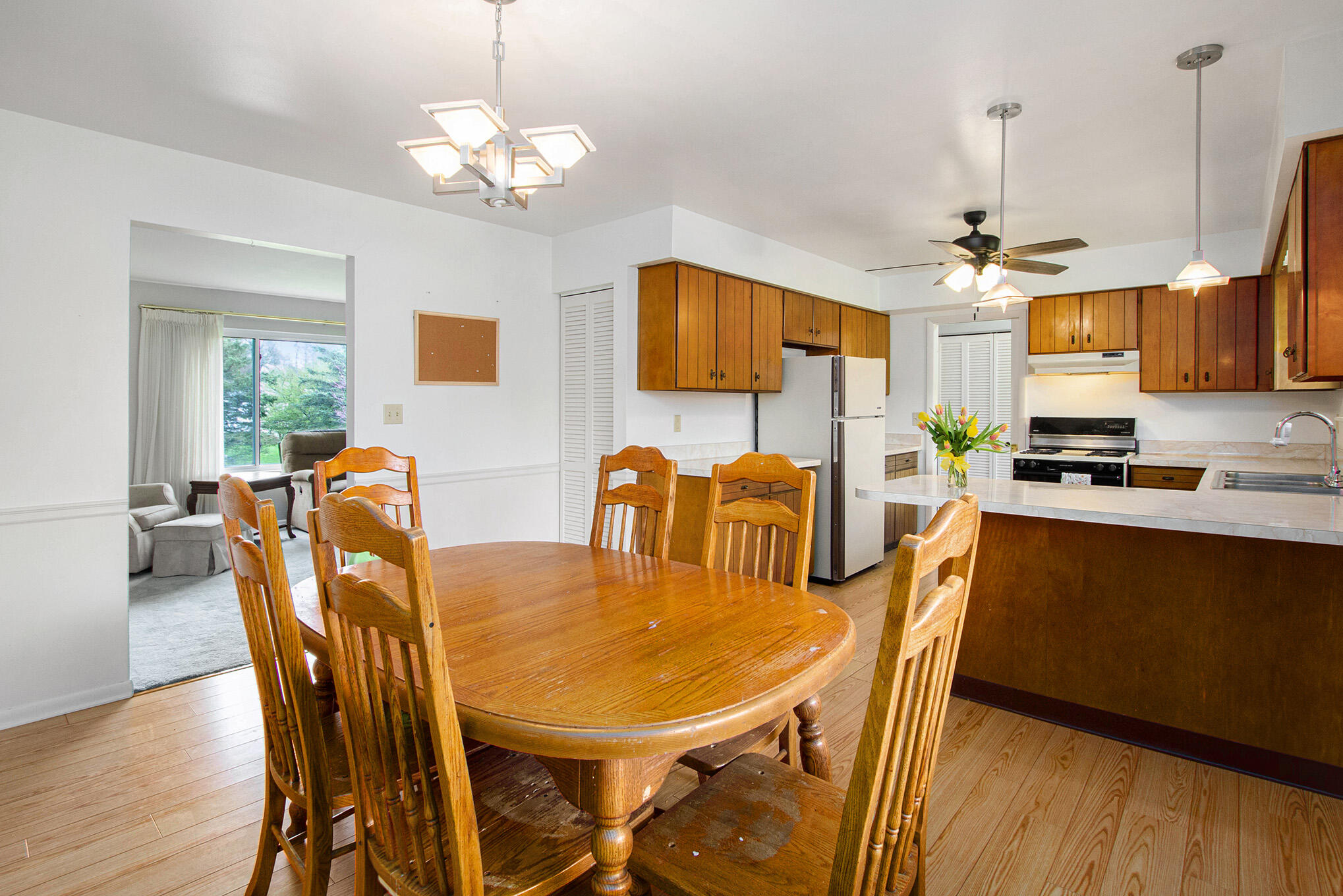2463 Glengarry Road Jackson, MI 49203 - Photo 10 of 37 dining