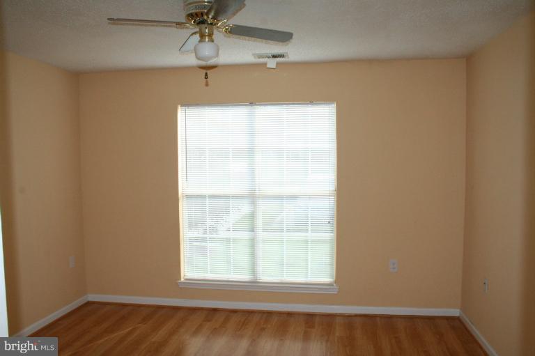 20950 Timber Ridge Terrace, Unit 102 Ashburn, VA 20147 - Photo 3 of 13 Bedroom (Master)