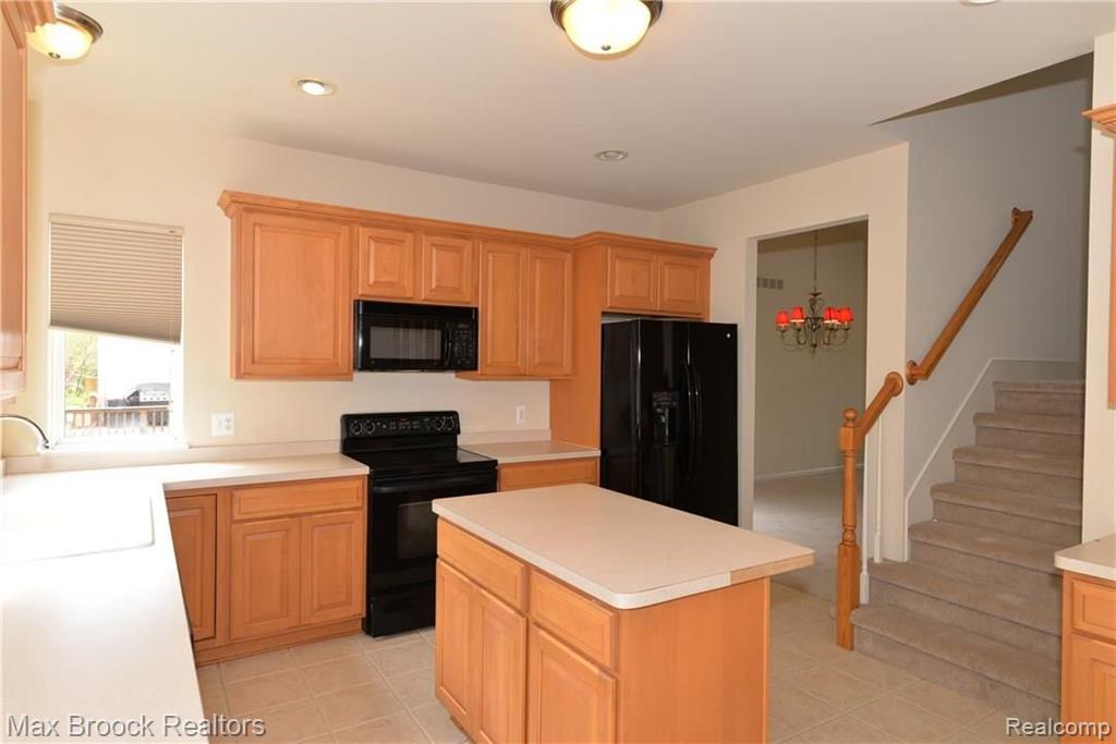 2407 Jackson Drive Rochester Hills, MI 48309 - Photo 11 of 56