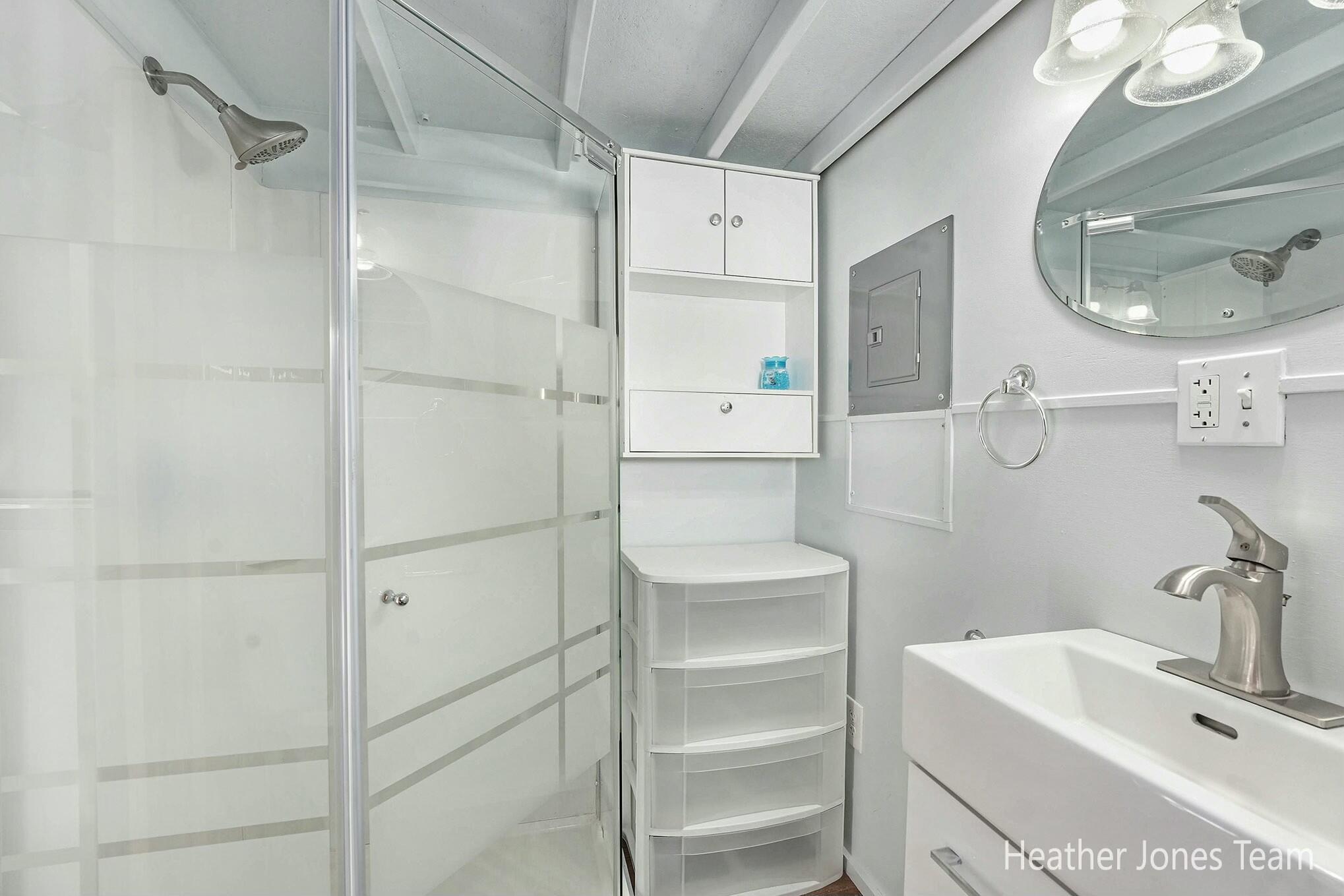 407 West Riverside Drive Ionia, MI 48846 - Photo 16 of 26 tempImageCzmrRH