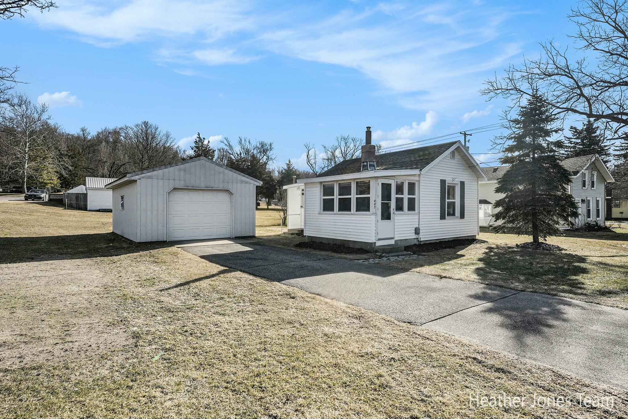 407 West Riverside Drive Ionia, MI 48846 - Photo 21 of 26 tempImage0QwJdI