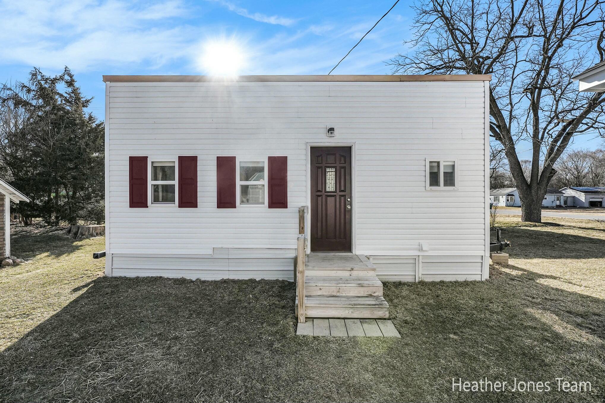 407 West Riverside Drive Ionia, MI 48846 - Photo 24 of 26 tempImageDPAq9k