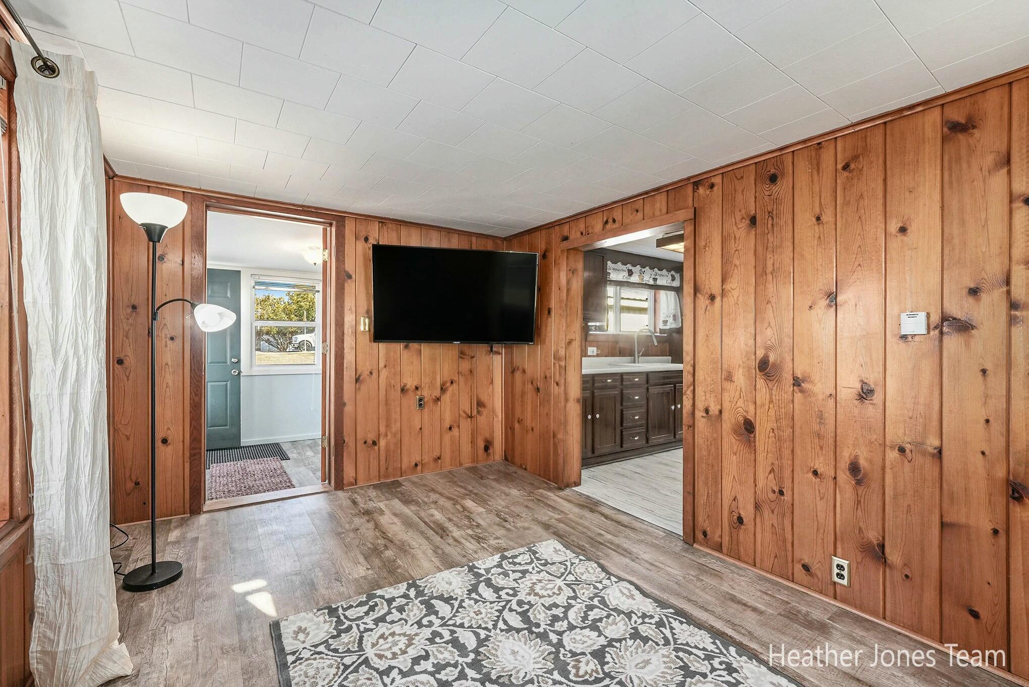407 West Riverside Drive Ionia, MI 48846 - Photo 3 of 26 tempImagezX9cj9
