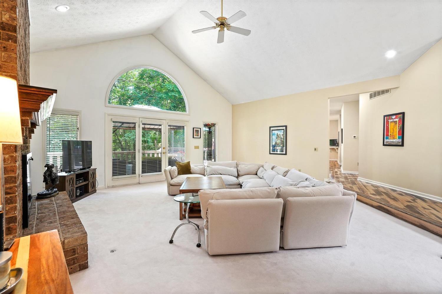 8586 Eagle Ridge Springboro, OH 45066 - Photo 10 of 50 Gallery Image 10
