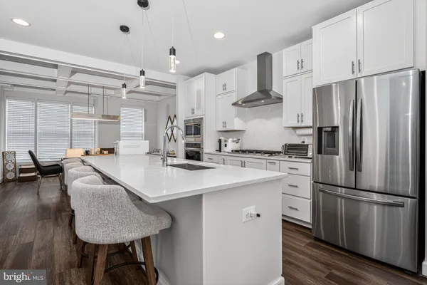 $875,000 | 5207 Ridgeview Retreat Drive, Chantilly, VA 20151