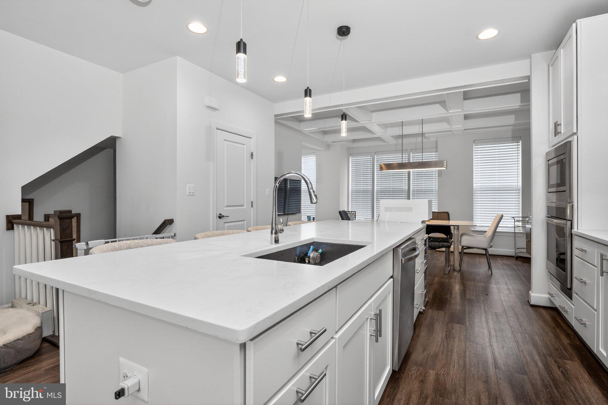 5207 Ridgeview Retreat Drive Chantilly, VA 20151 - Photo 6 of 54 Modern kitchen with sleek design.