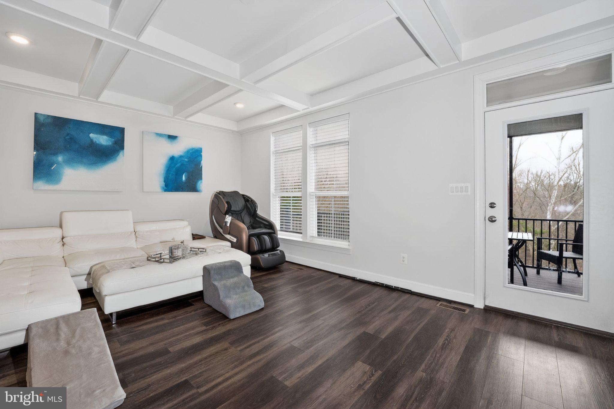 5207 Ridgeview Retreat Drive Chantilly, VA 20151 - Photo 7 of 54 a living room with furniture and a window