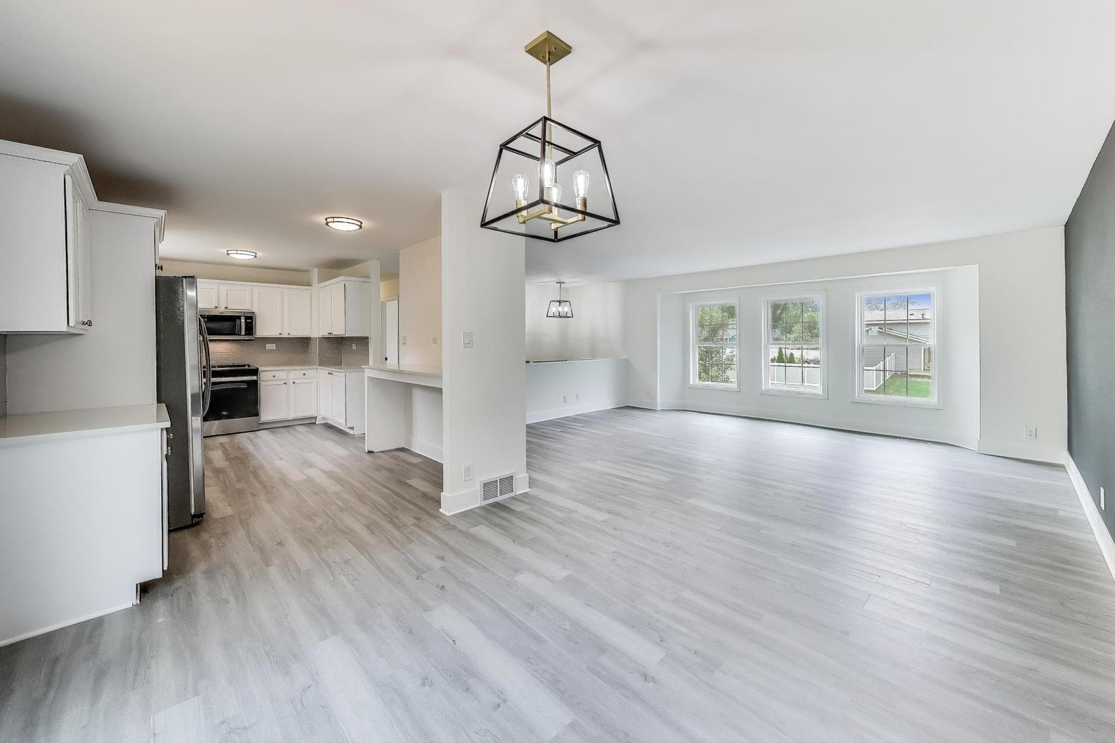 304 North Pinecrest Road Bolingbrook, IL 60440 - Photo 11 of 42