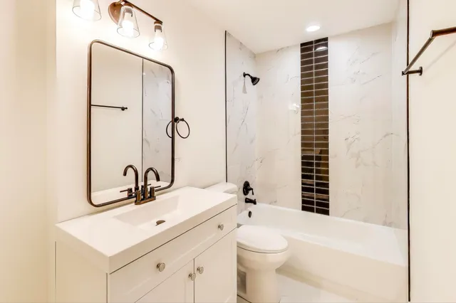 $384,900 | 304 North Pinecrest Road, Bolingbrook, IL 60440