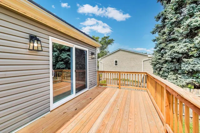 $384,900 | 304 North Pinecrest Road, Bolingbrook, IL 60440