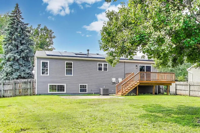 $384,900 | 304 North Pinecrest Road, Bolingbrook, IL 60440