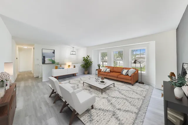 $384,900 | 304 North Pinecrest Road, Bolingbrook, IL 60440