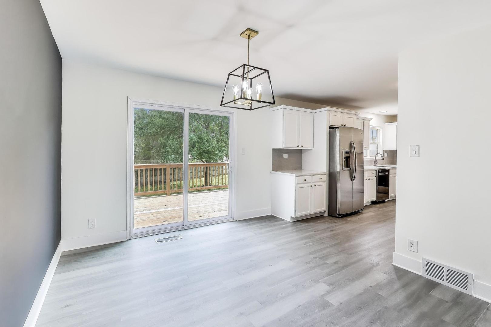 304 North Pinecrest Road Bolingbrook, IL 60440 - Photo 10 of 42