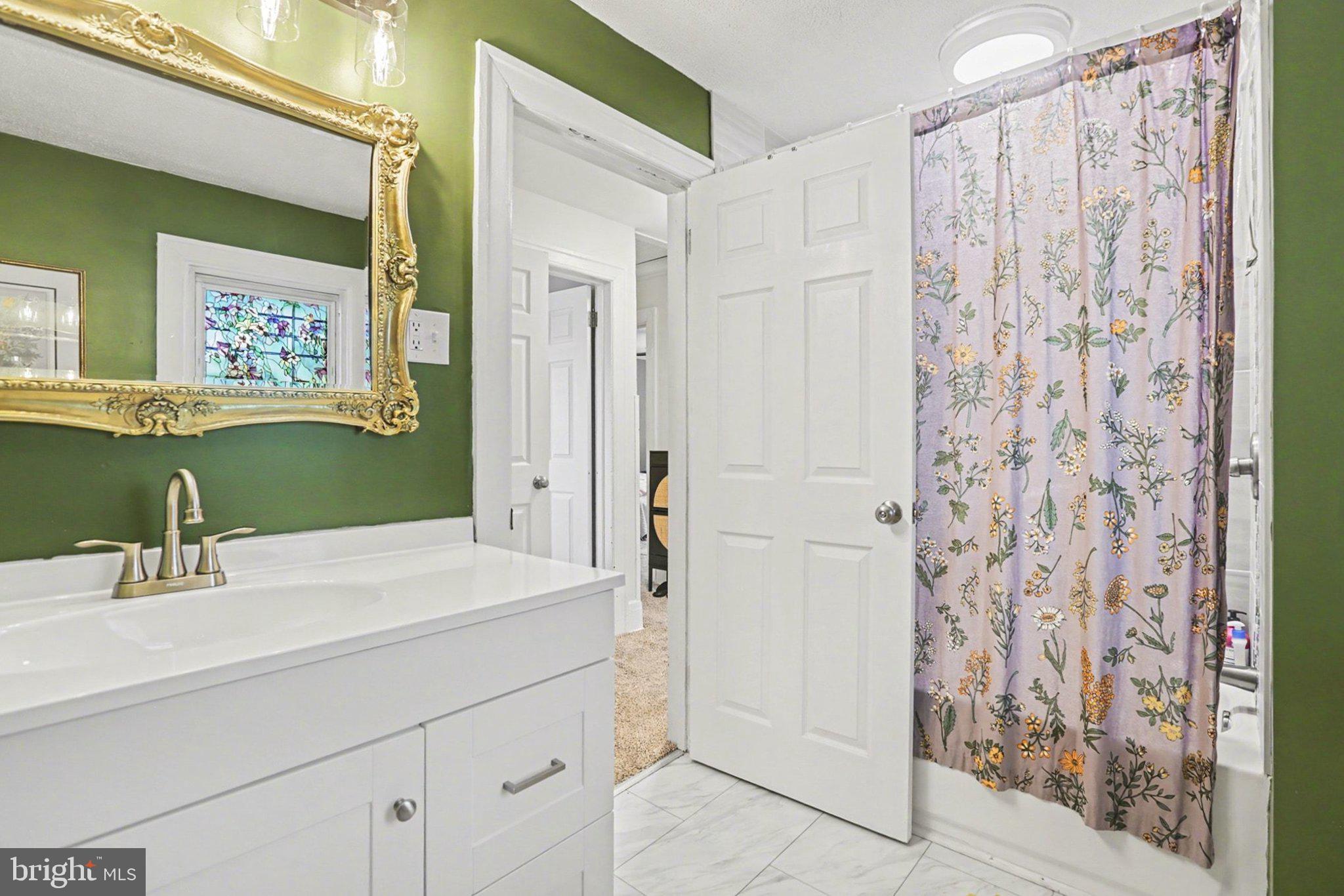 520 Hockersville Road Hershey, PA 17033 - Photo 28 of 39 a bathroom with a sink and a mirror