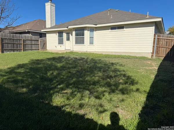 $1,595 | 8462 Favero Cove, Converse, TX 78109