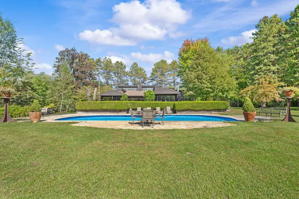 $1,999,000 | 2408 East 800 North, La Porte, IN 46350