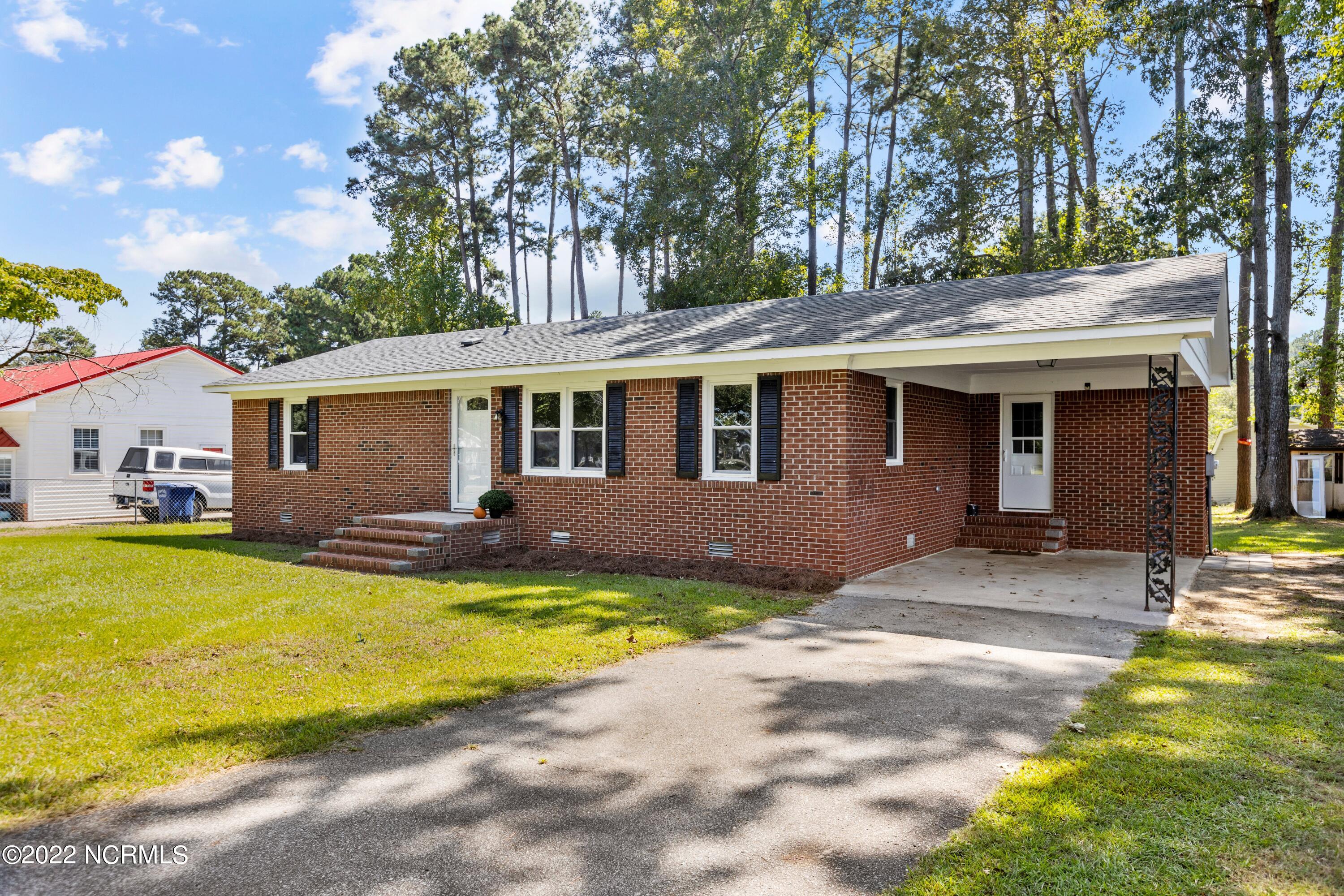 122 Rock Road Washington, NC 27889 - Photo 2 of 42 2-print-IMGL6917