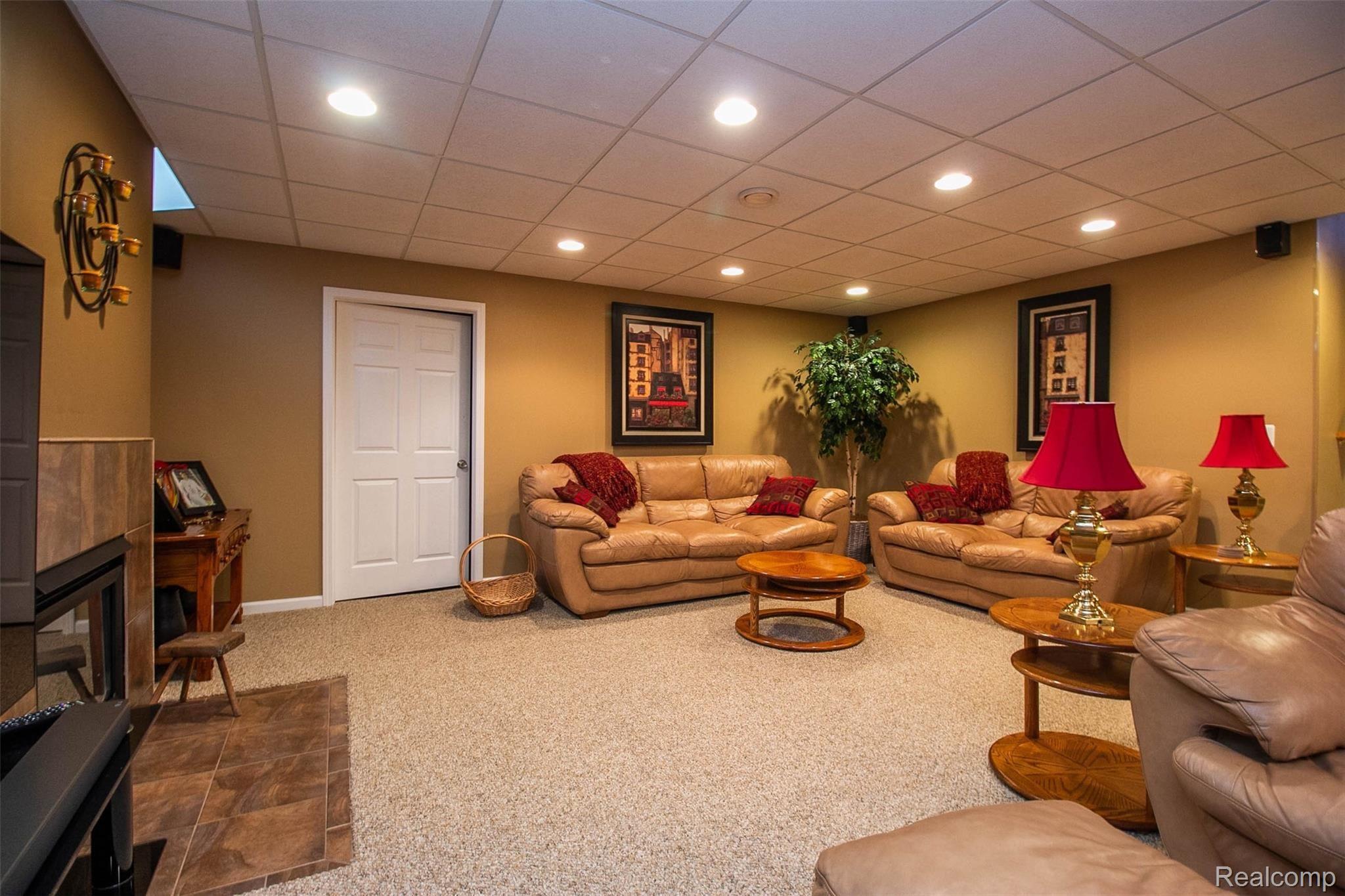46738 West Ridge Drive Macomb, MI 48044 - Photo 40 of 54 41.jpg