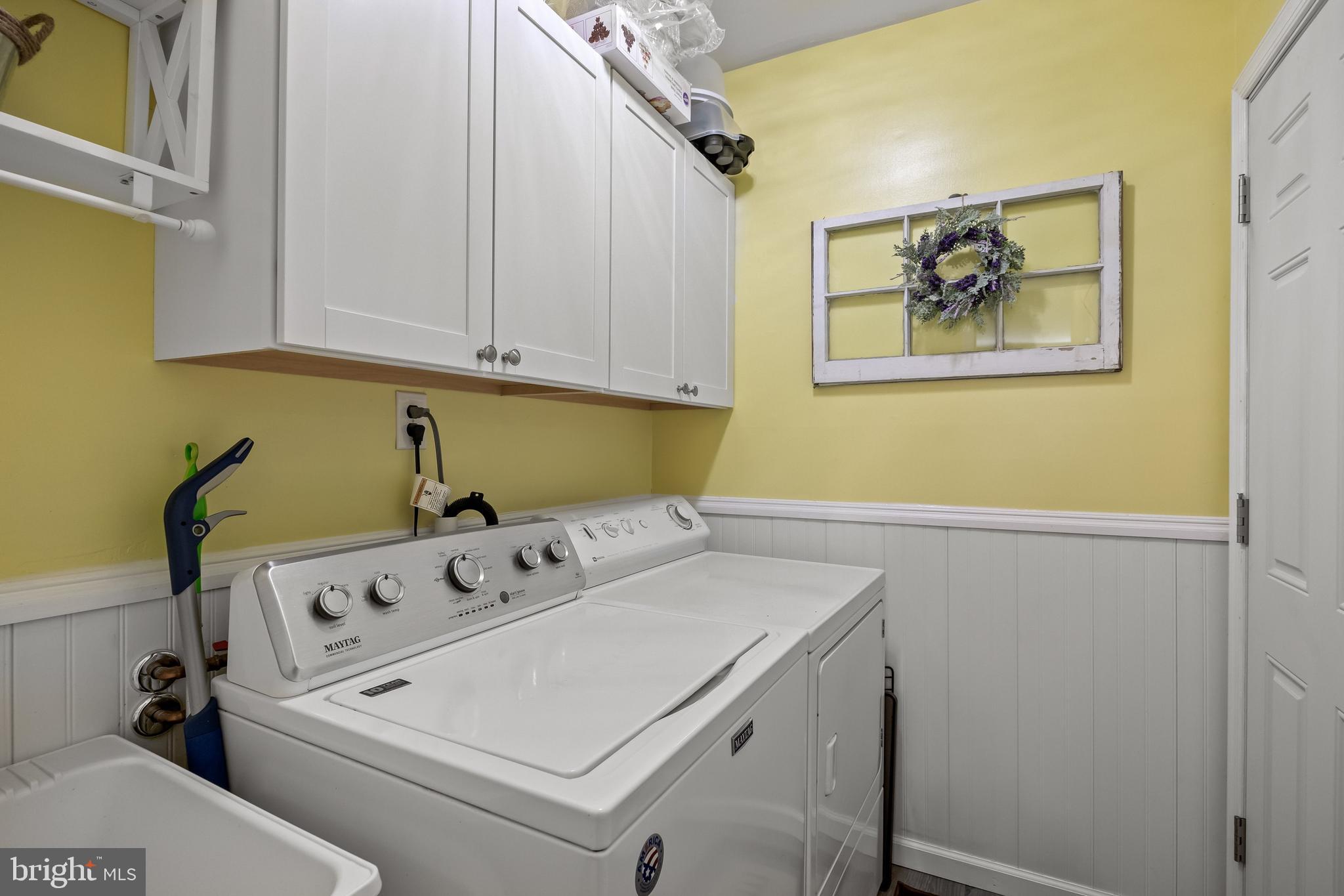 4 Sequoia Drive Cinnaminson, NJ 08077 - Photo 14 of 37 a utility room with dryer and washer