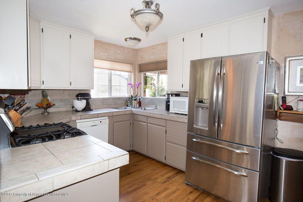 4660 Co Road New Castle, CO 81647 - Photo 11 of 39 Kitchen