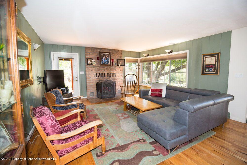 4660 Co Road New Castle, CO 81647 - Photo 9 of 39 livingroom