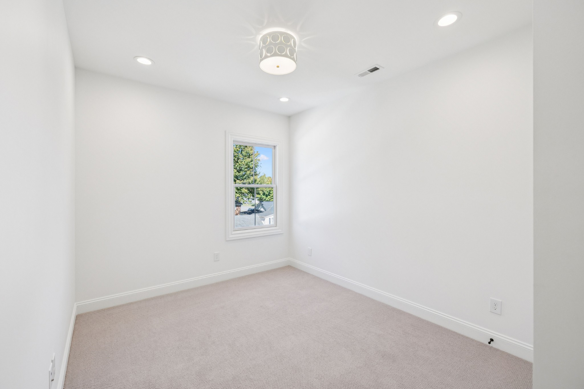 308 Bridge Avenue Murfreesboro, TN 37129 - Photo 24 of 28 an empty room with a window