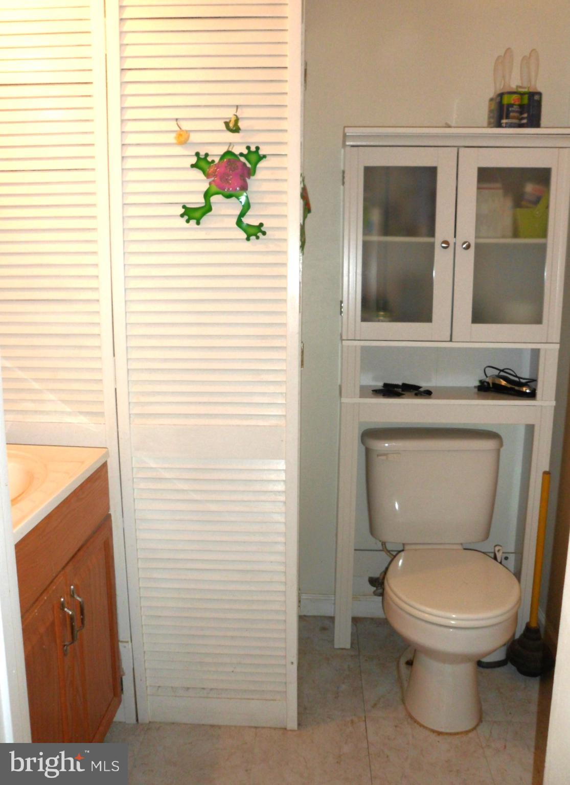 7548 Linglestown Road Harrisburg, PA 17112 - Photo 25 of 38 a bathroom with a toilet and a sink
