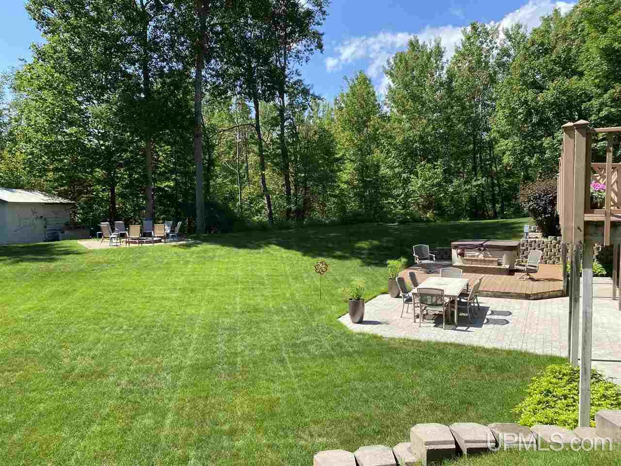 154 Lakeside Road Manistique, MI 49854 - Photo 3 of 55 Gallery Image 3