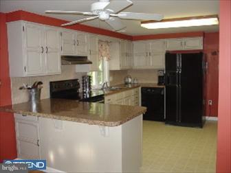 611 Elroy Road Souderton, PA 18964 - Photo 3 of 6 Kitchen