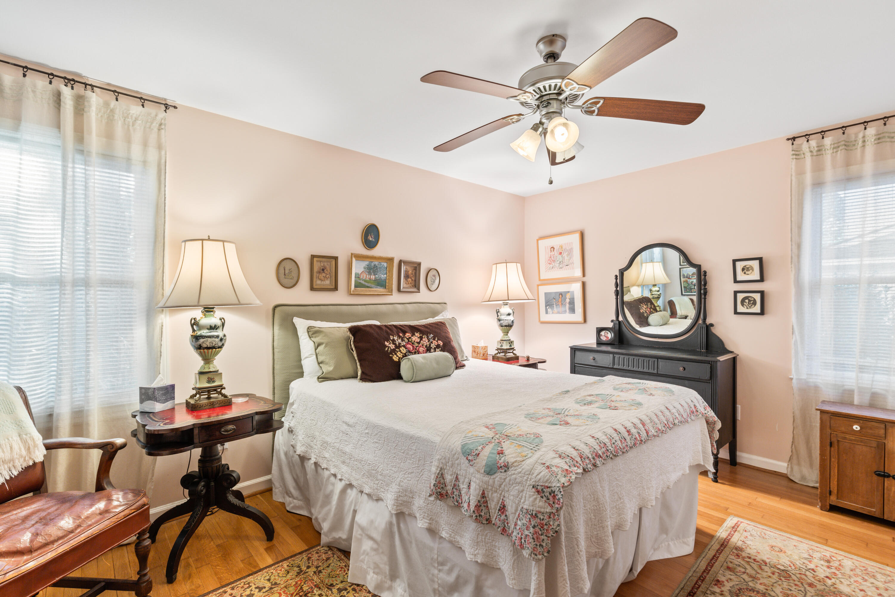 29 Manchester Road Charleston, SC 29407 - Photo 24 of 40 29 Manchester Road Third Bedroom