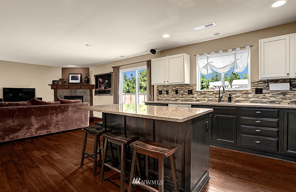 3801 155th Place Southeast Bothell, WA 98012 - Photo 3 of 14 Gallery Image 3