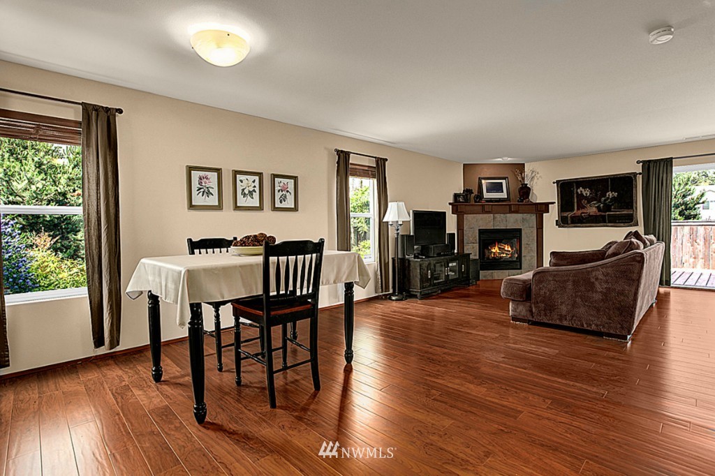 3801 155th Place Southeast Bothell, WA 98012 - Photo 4 of 14 Gallery Image 4