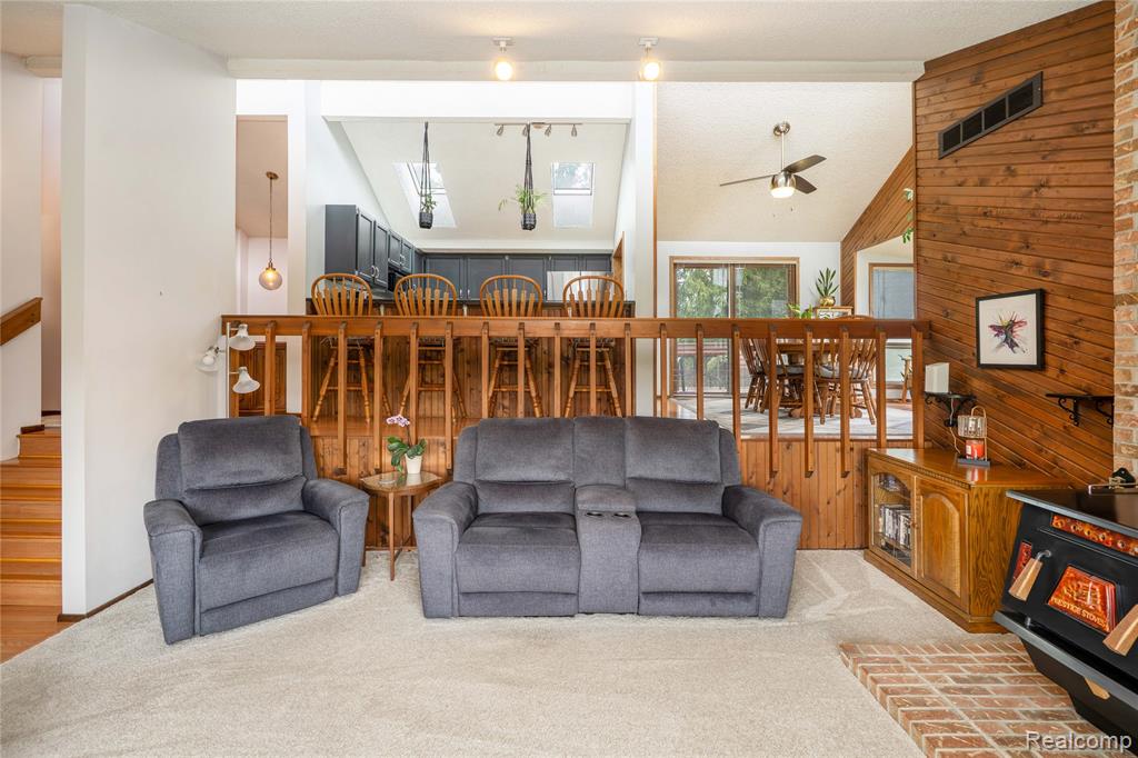 2725 Cooley Lake Road Highland, MI 48356 - Photo 17 of 63