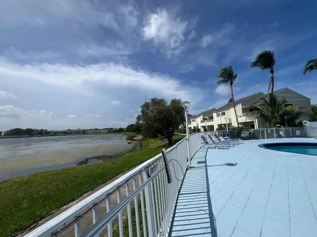 $1,700 | 3405 Northwest 44th Street, Unit 105, Lauderdale Lakes, FL 33309