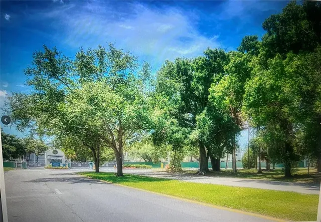 $1,700 | 3405 Northwest 44th Street, Unit 105, Lauderdale Lakes, FL 33309