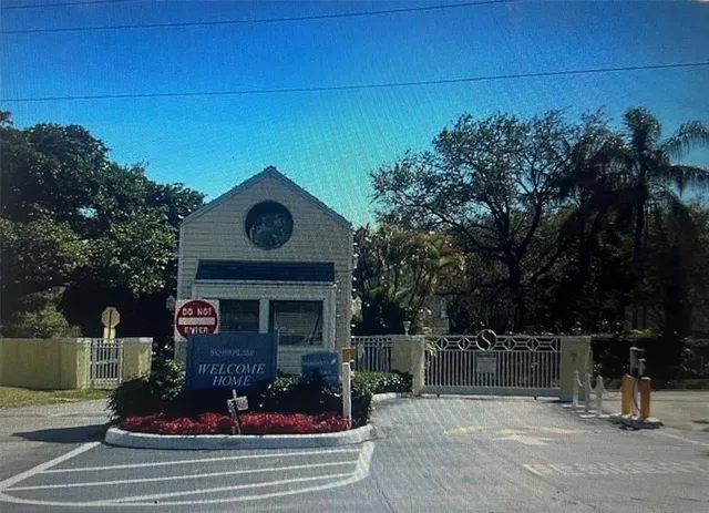 $1,700 | 3405 Northwest 44th Street, Unit 105, Lauderdale Lakes, FL 33309