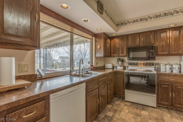 4120 Manchester Road Perry, OH 44081 - Photo 9 of 25