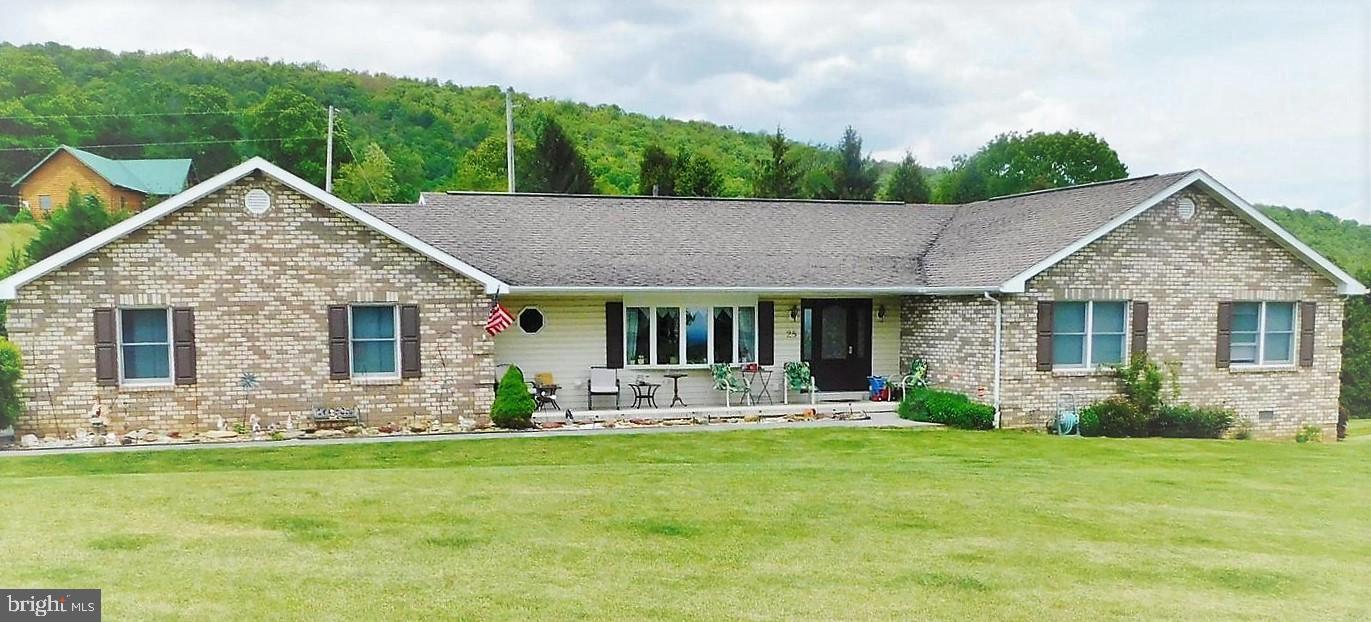 25 Warren Trail Fairfield, PA 17320 - Photo 1 of 42 One floor living on this large ranch style home
