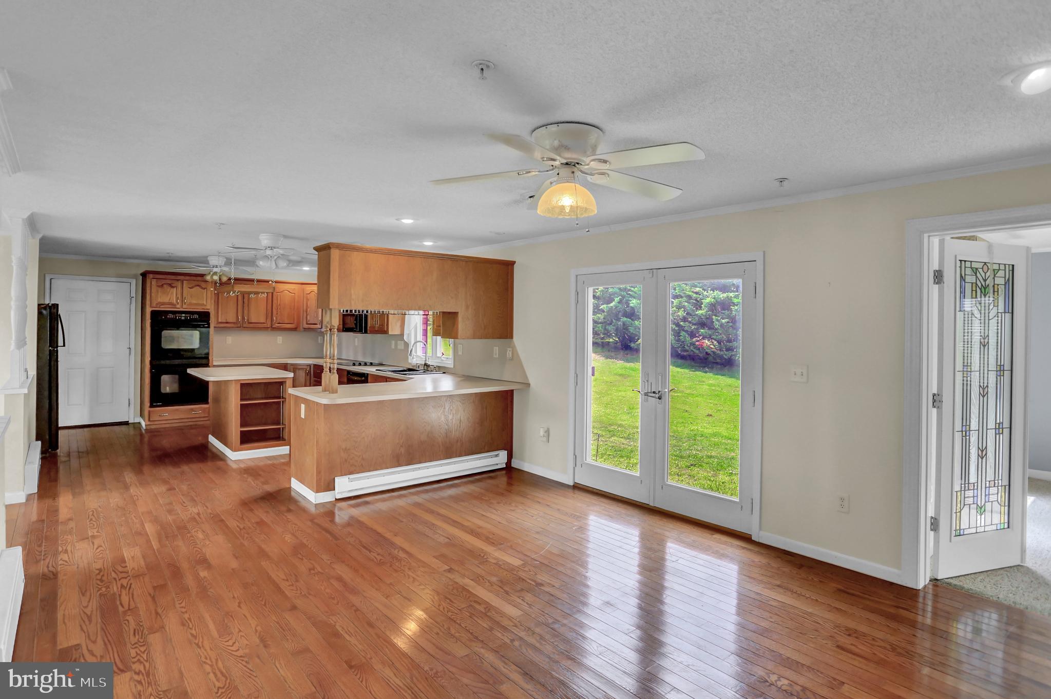 25 Warren Trail Fairfield, PA 17320 - Photo 15 of 42 Living room towards kitchen